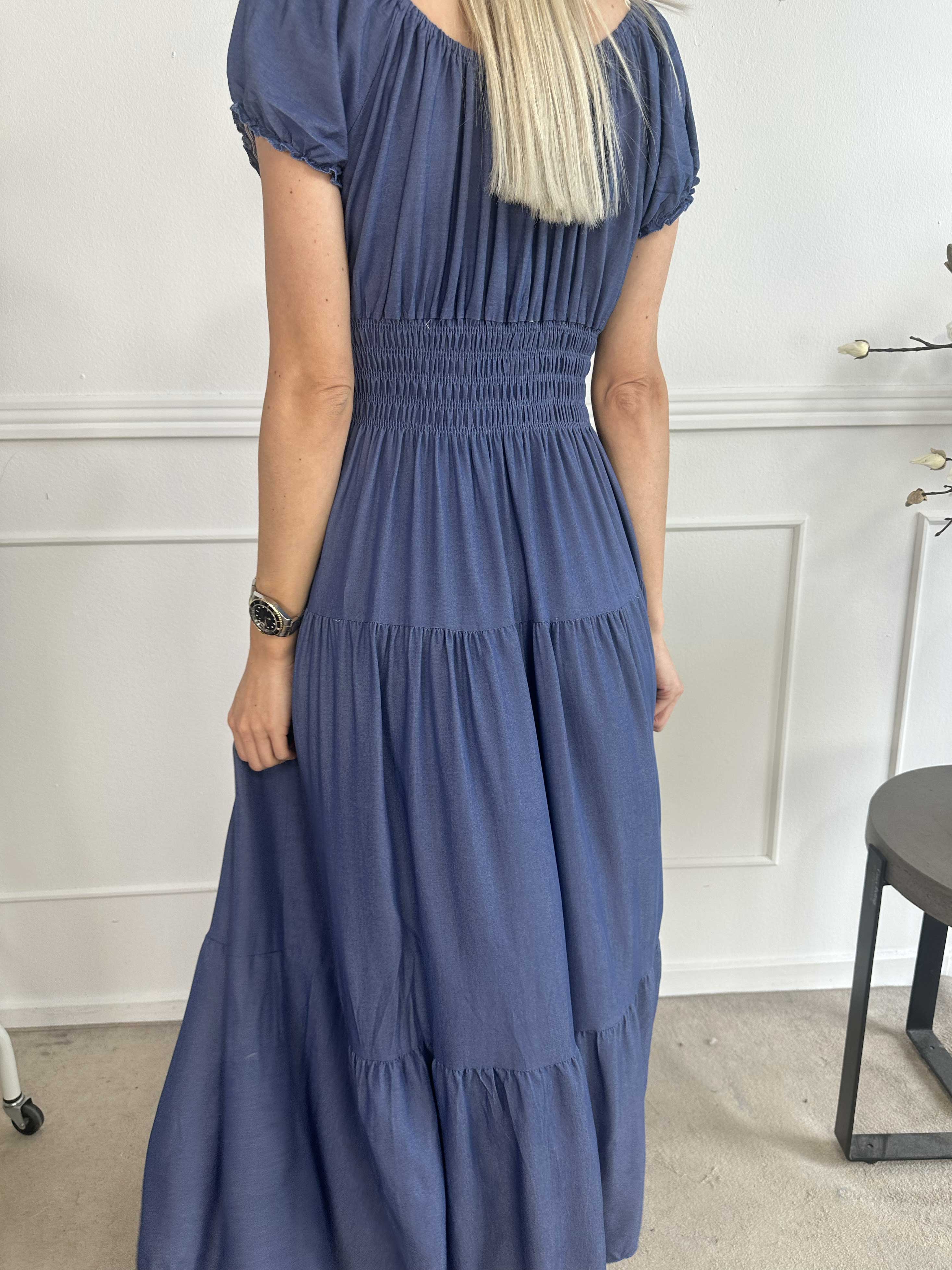 Alexina - Lang kjole i denimlook med elastik i taljen